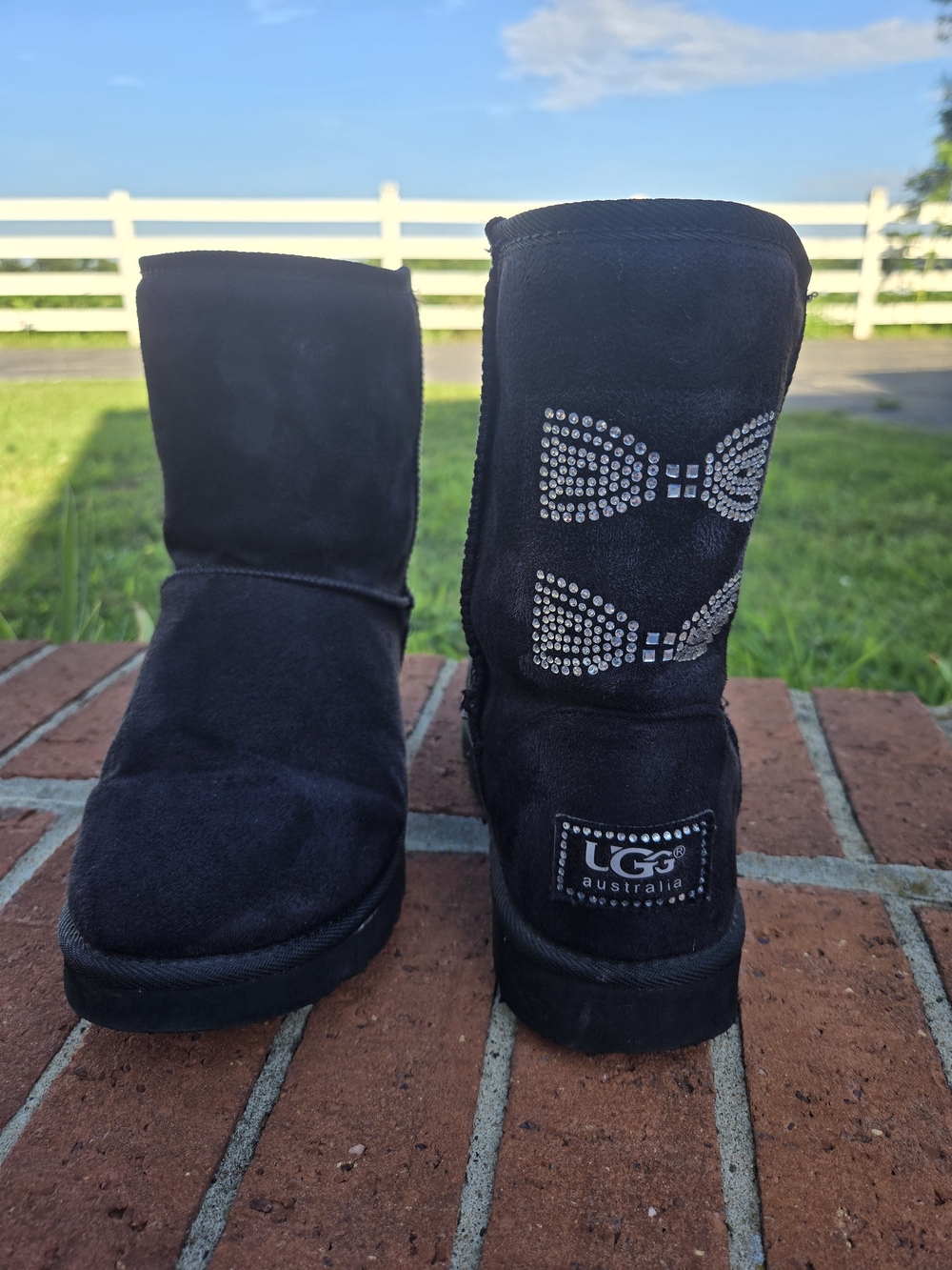 UGG Australia Black Classic Short Suede Swarovski Crystal Bow US 8